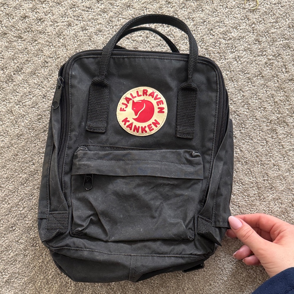 Fjallraven Kånken Charcoal Backpack